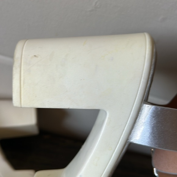 T STRAP PLATFORM SANDALS Size 7 - Picture 13 of 15